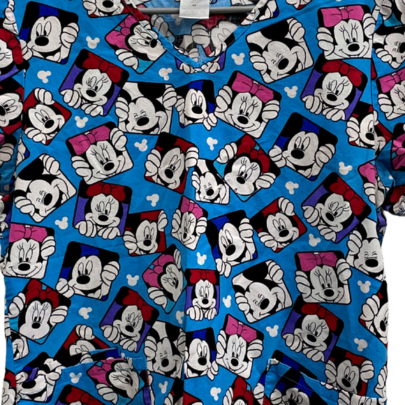 Disney Minnie Mouse Snapshots Blue Scrub Top MED Character Peds - Picture 1 of 4